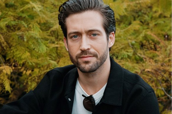 Le premier roman de Jordan Prosser a été décrit comme un « roman révolutionnaire totalement punk ». 