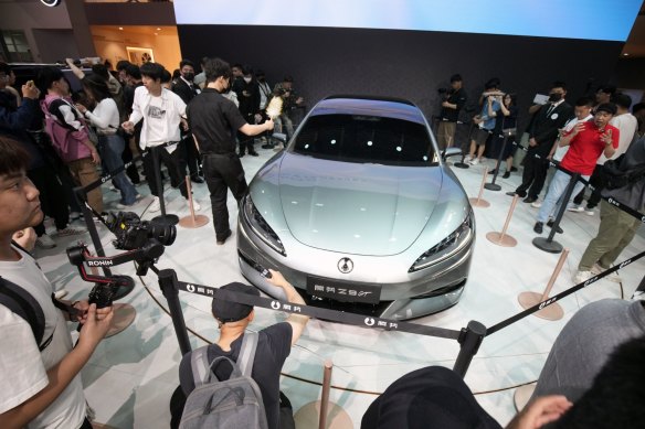 Les citoyens chinois restent méfiants à l'égard des achats importants dans un contexte de crise immobilière dans le pays. 