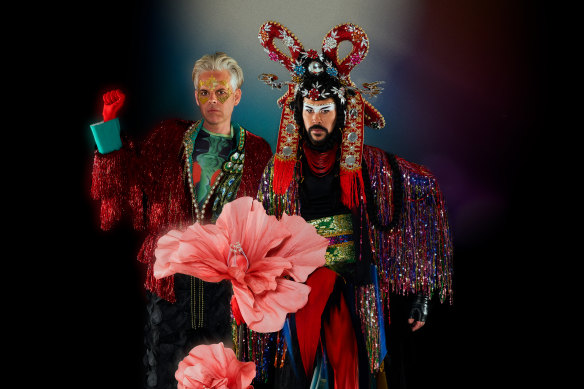 « Le label voulait ce disque il y a quatre ans, mais nous nous en tenons à la vérité », explique Steele (à gauche). « Nous ne le livrons qu'une fois qu'il nous est parvenu. »