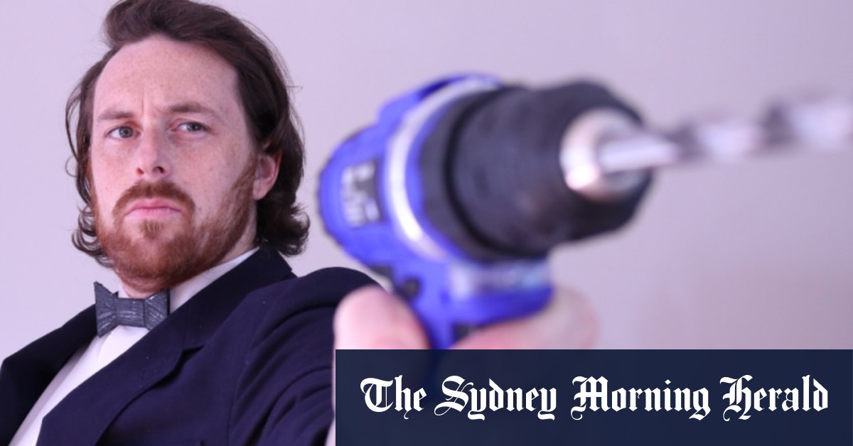 Les participants d'IKEA Wars s'affrontent dans un duel de meubles en kit