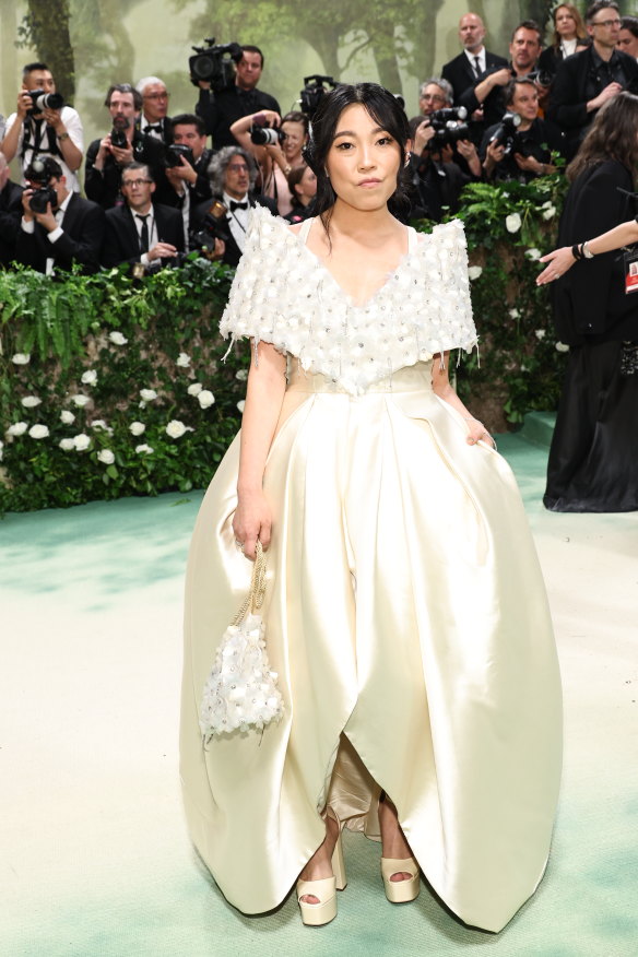 Awkwafina assiste au Met Gala 2024.