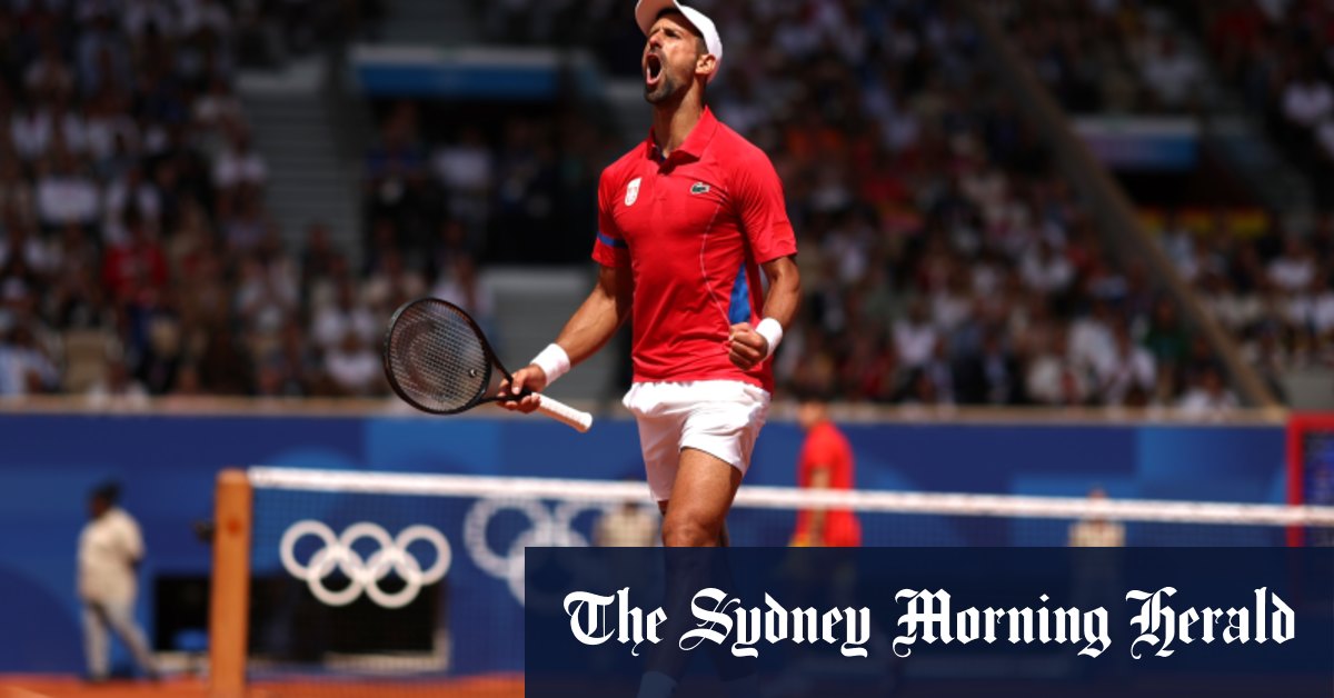 Novak Djokovic complète le Grand Chelem de sa carrière avec une victoire historique sur Carlos Alcaraz