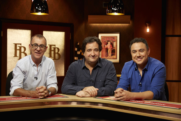 Andy Maher, Mick Molloy et Sam Pang présentent le spectacle comique de l'AFL The Front Bar.