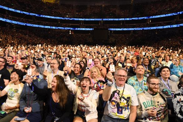 Prêcher aux convertis… Les fans de Disney se sont rassemblés au Honda Centre.