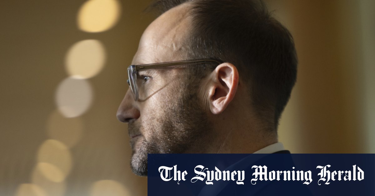 Le chef des Verts, Bandt, élude les questions sur les dons du CFMEU