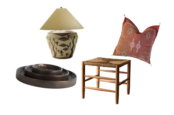 Plateaux « Tampa » ; lampe « Pueblo » ; tabouret « Arnaud Tabouret » ; housse de coussin en soie « Cactus ».  