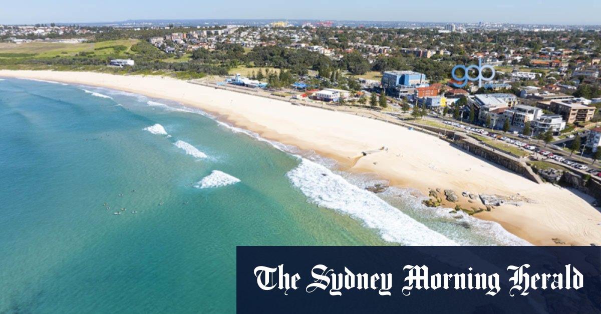 L'érosion de la plage de Maroubra révèle une crique rocheuse après les tempêtes hivernales