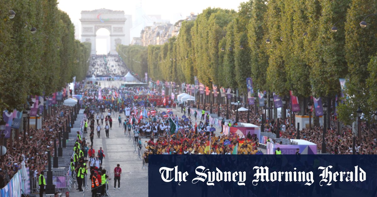 Les Australiens se préparent à une soirée tardive alors que la cérémonie d'ouverture débute