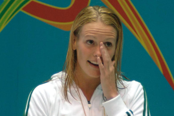 Fargus est submergé par l'émotion après avoir remporté l'épreuve du 200 m dos féminin aux Jeux du Commonwealth de 2006.