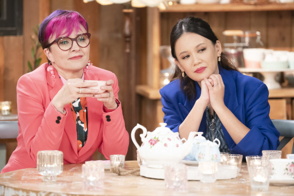 Cal Wilson et Natalie Tran sur le plateau pendant la saison 2023 de The Great Australian Bake Off.