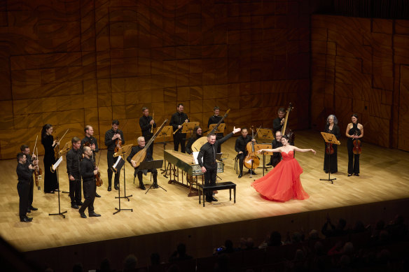 La soprano Yukie Sato se produit avec l'orchestre australien Brandenberg au Melbourne Recital Centre, le 12 septembre 2024.