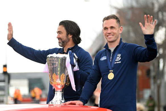 L'entraîneur de Geelong Chris Scott et le capitaine Joel Selwood en 2022.