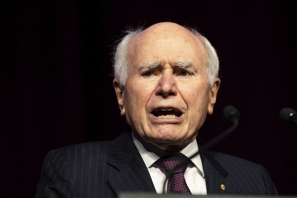 L'ancien Premier ministre John Howard a appelé à une interdiction totale de la publicité pour les jeux d'argent.