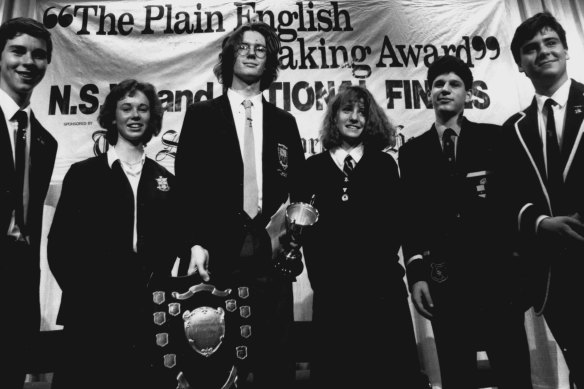 Andrew O'Keefe (à l'extrême droite) était finaliste du Plain English Speaking Award de 1989.