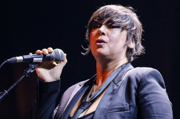 Cat Power sur scène en mai. « Faire quelque chose comme ça, c'est comme faire cuire un pain parfait », dit-elle à propos de la tournée de Dylan.