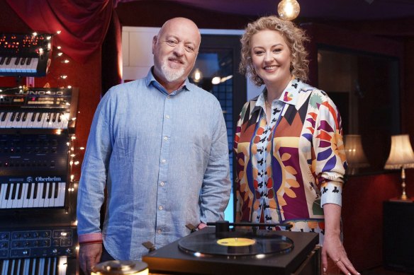 Le comédien britannique Bill Bailey avec Zan Rowe. 