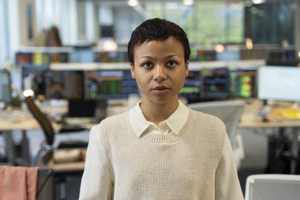 Harper Stern, joué par Myha'la, se débarrasse du procès corporatif au cours de la troisième saison.