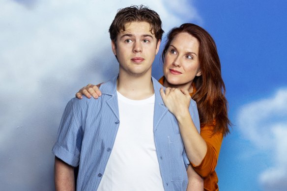 Beau Woodbridge et Verity Hunt-Ballard jouent dans la comédie musicale Dear Evan Hansen de la Sydney Theatre Company.
