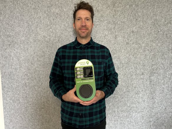 Fondateur de l'entreprise de recharge de véhicules électriques ChargePost, Matt De Propertis