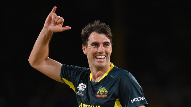Le capitaine australien Pat Cummins sur le terrain.