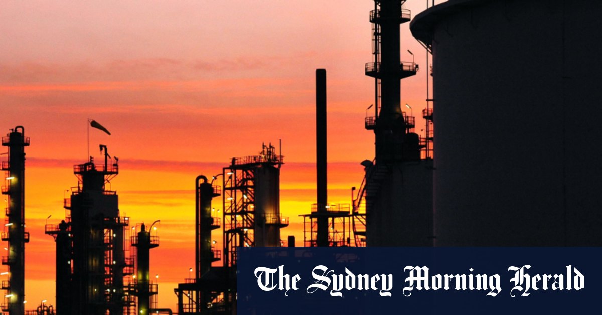 La plus grande raffinerie de pétrole d'Australie est en difficulté alors que ses bénéfices diminuent