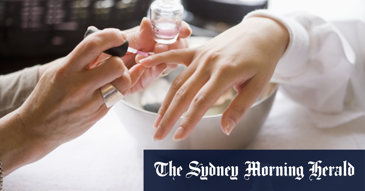 Tendances ongles du printemps : la French tip manucure