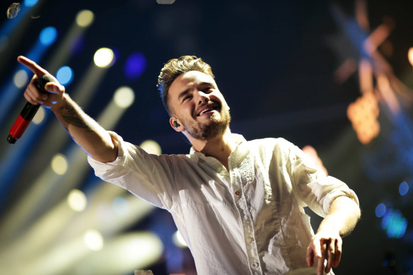 Liam Payne se produisant à Los Angeles en 2015.
