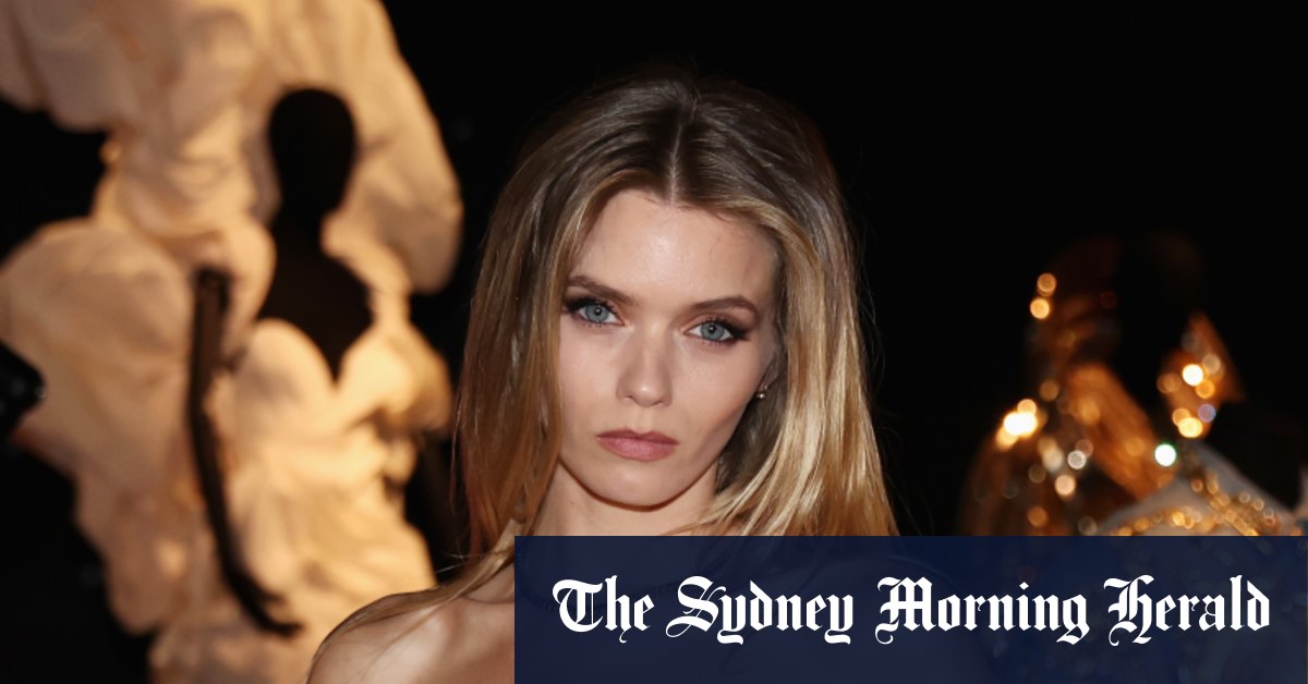 Le modèle Victoria's Secret ramène le luxe aux courses