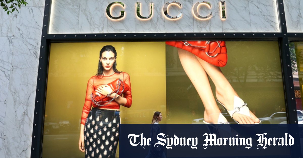 Gucci, Louis Vuitton et Versace vacillent en Australie alors que les magasins phares pataugent