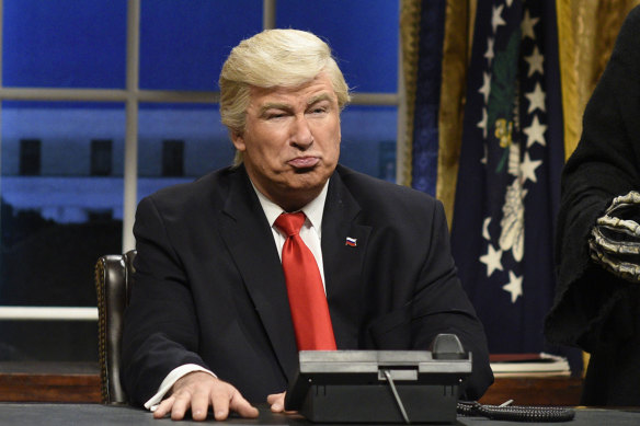 Alec Baldwin incarne le président Donald Trump dans Saturday Night Live.