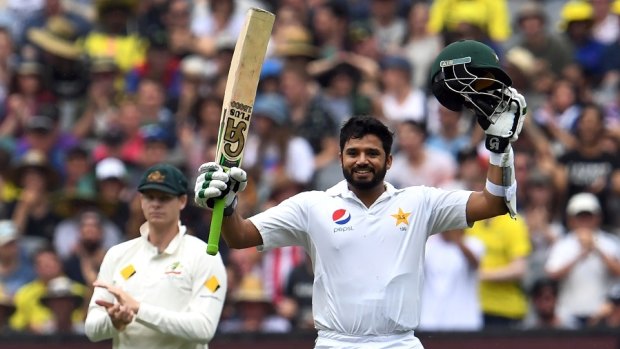 Azhar Ali du Pakistan célèbre son siècle au MCG lors du Boxing Day Test.