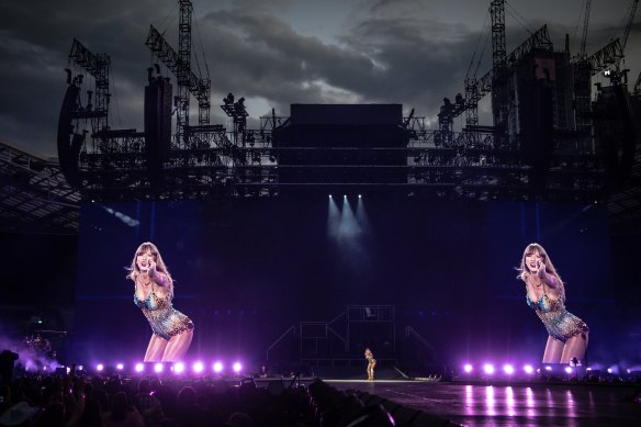Taylor Swift se produit lors d'un concert de l'Eras Tour à Sydney en février.
