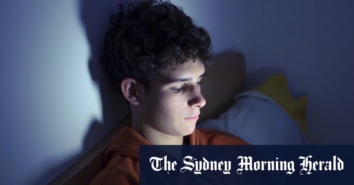 Comment parler de pornographie à votre adolescent, selon les experts