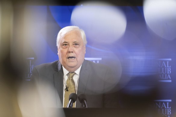 Clive Palmer : « L’objectif serait d’endommager les sarcelles afin qu’elles perdent suffisamment de parts de voix aux primaires. »