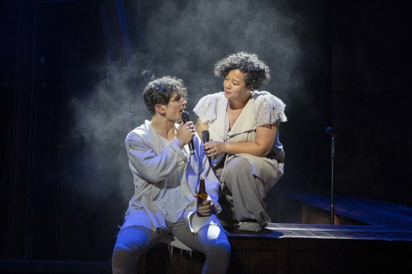 Michael Paynter (Jésus) et Mahalia Barnes (Marie-Madeleine) sont en tête d'affiche de Jesus Christ Superstar.