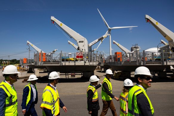 Composants d'éoliennes au centre de construction de Revolution Wind à Rhode Island, aux États-Unis, en juin de l'année dernière.