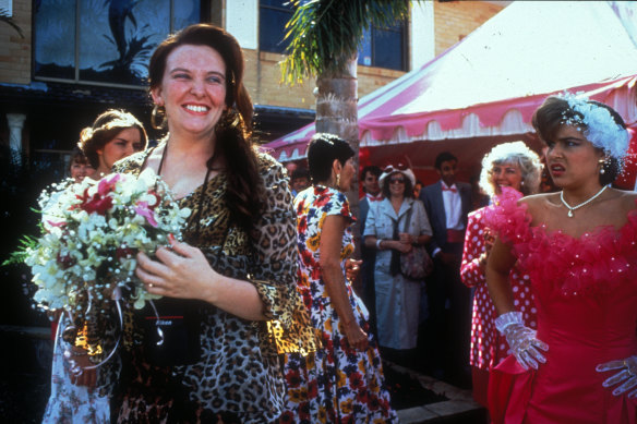 As héroïne improbable Muriel Heslop dans le mariage de Muriel.

