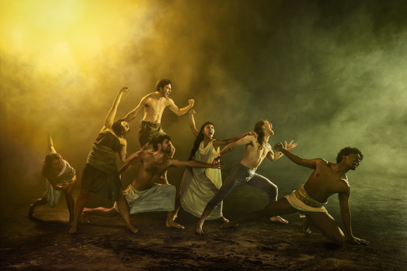 Troy apporte l'histoire de la guerre de Troie à la scène du Malthouse.