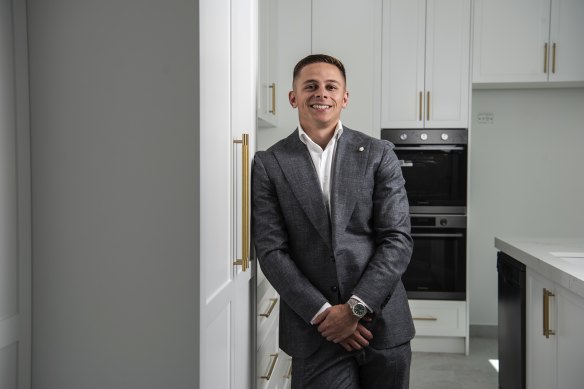 Jordon Le Breux est un homme de 26 ans qui vient d'acheter sur le marché immobilier de Sydney.