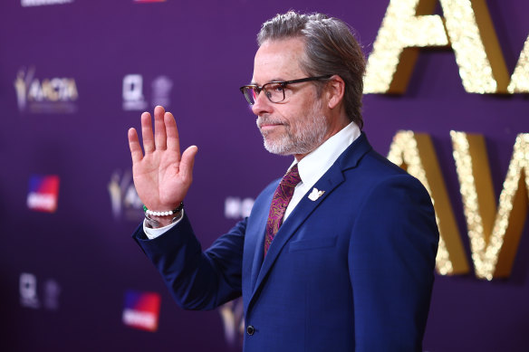 Guy Pearce, qui a été nominé pour le meilleur acteur dans un film pour le converti, sur le tapis rouge des Aacta Awards.