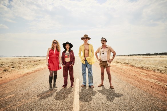 Miranda Otto, Sherry-Lee Watson, Will McDonald et Noah Taylor dans Thou Shalt ne voleront pas, l'une des commissions locales récentes de Stan.