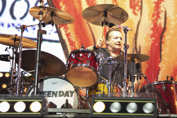 Tre Cool a apporté beaucoup de flair et de charisme à la fête.