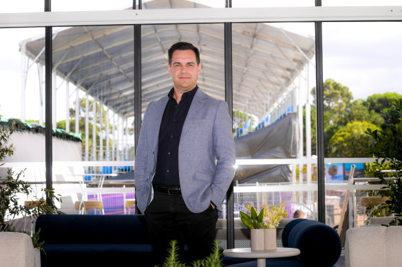Jerry Stamoulis, chef des relations avec les médias pour Mercedes-Benz en Australie.