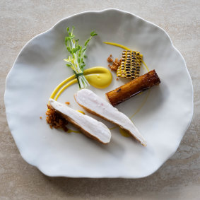 Au menu mais pas de verbes: poulet avec maïs fumé et cognac.