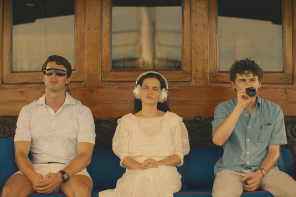 N'entendez pas de mal, ne voyez pas de mal, ne dit pas de mal: Patrick Schwarzenegger, Sarah Catherine Hook et Sam Nivola.