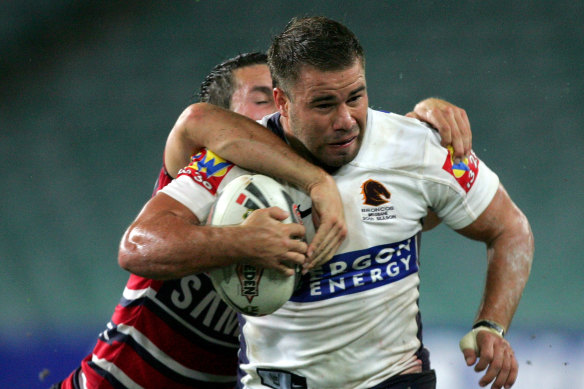 Ian Lacey pendant ses jours de jeu avec les Broncos de Brisbane.
