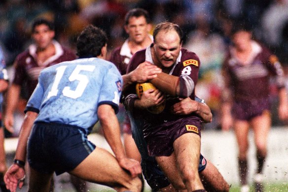 Lewis jouant à la ligue de rugby en 1991.