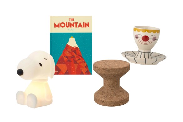 Lumière de nuit «Snoopy»; La montagne; Tabouret «Cork Family Model A»; Cup «Fizbo».