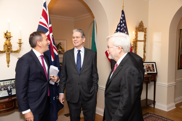 Jim Chalmers, secrétaire du Trésor américain Scott Bessent et ambassadeur Kevin Rudd.