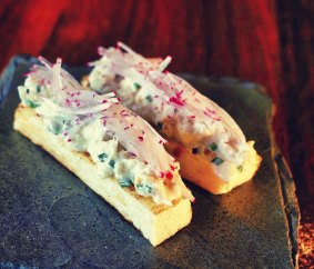 Spécial du chef: Spanner Crab sur Shokupan Toast